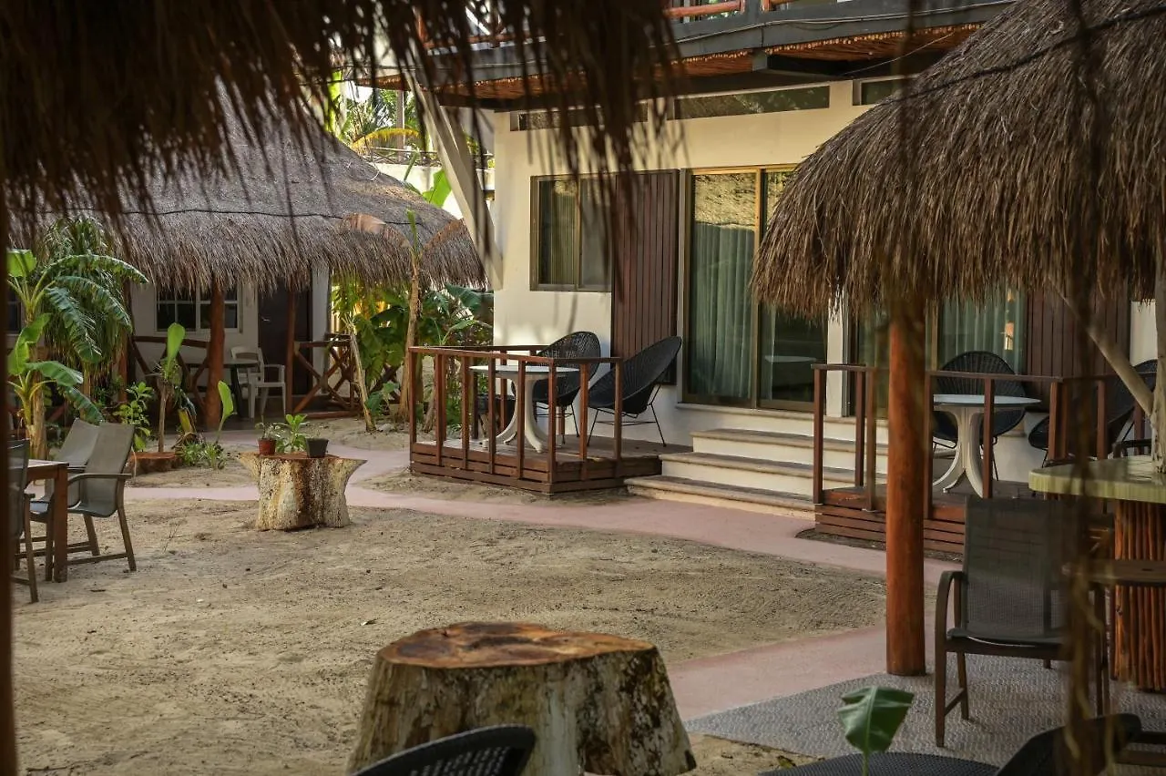 Kinta Kan Cabanas Hotel بلايا ديل كارمن
