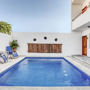 Hotel Capital O Yukon Playa del Carmen